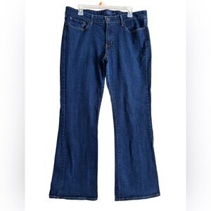 Levi’s classic jeans women’s size 16 slightly curvy boot leg